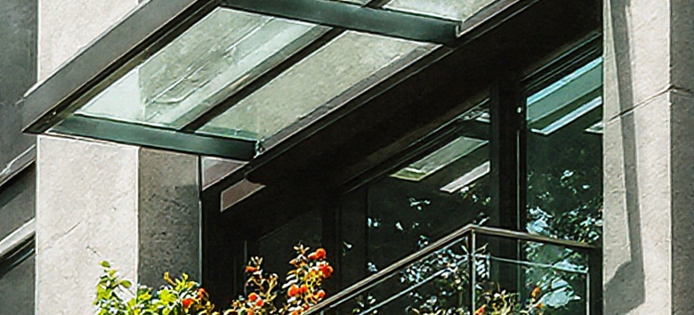 PC 板與玻璃採光罩材質比較與適用場域分析